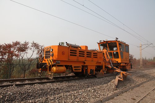 SPZ-200双向配砟整形车