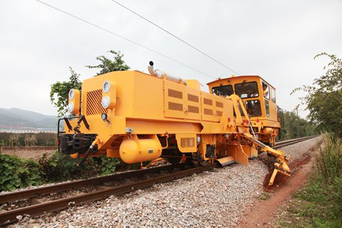 SPZ-200N双向道床配砟整形车